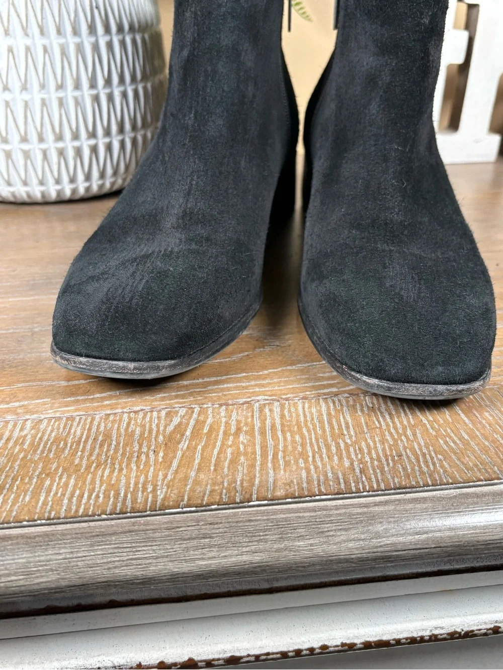 Aquatalia Women's Black Fuoco Suede Bootie Shoes Size 11